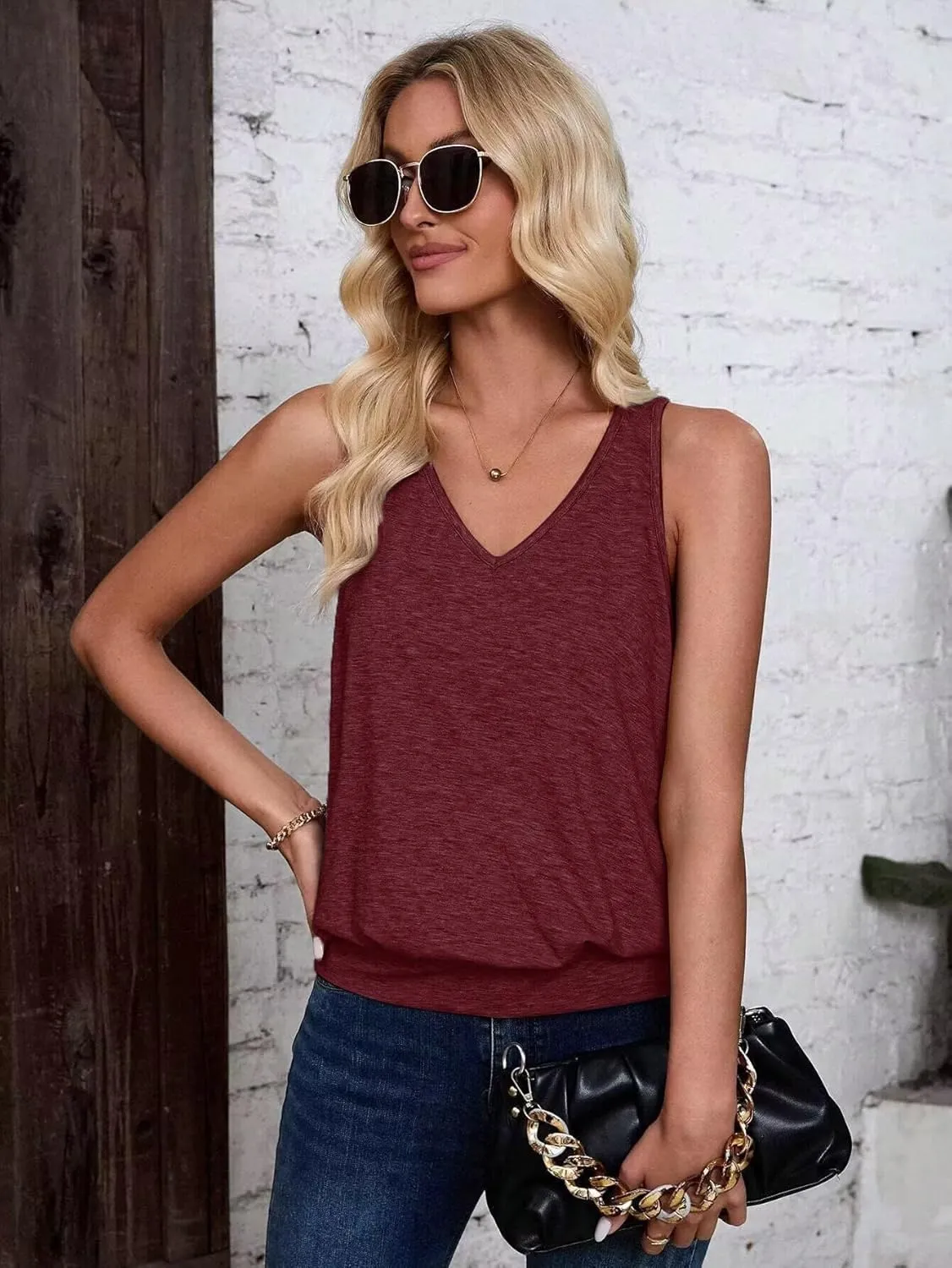 Womens Tank Tops Casual V Neck Sleeveless Summer Spring Clothes Loose Fit Cute Outfit Basic Cami 2025 Fashion Shirts