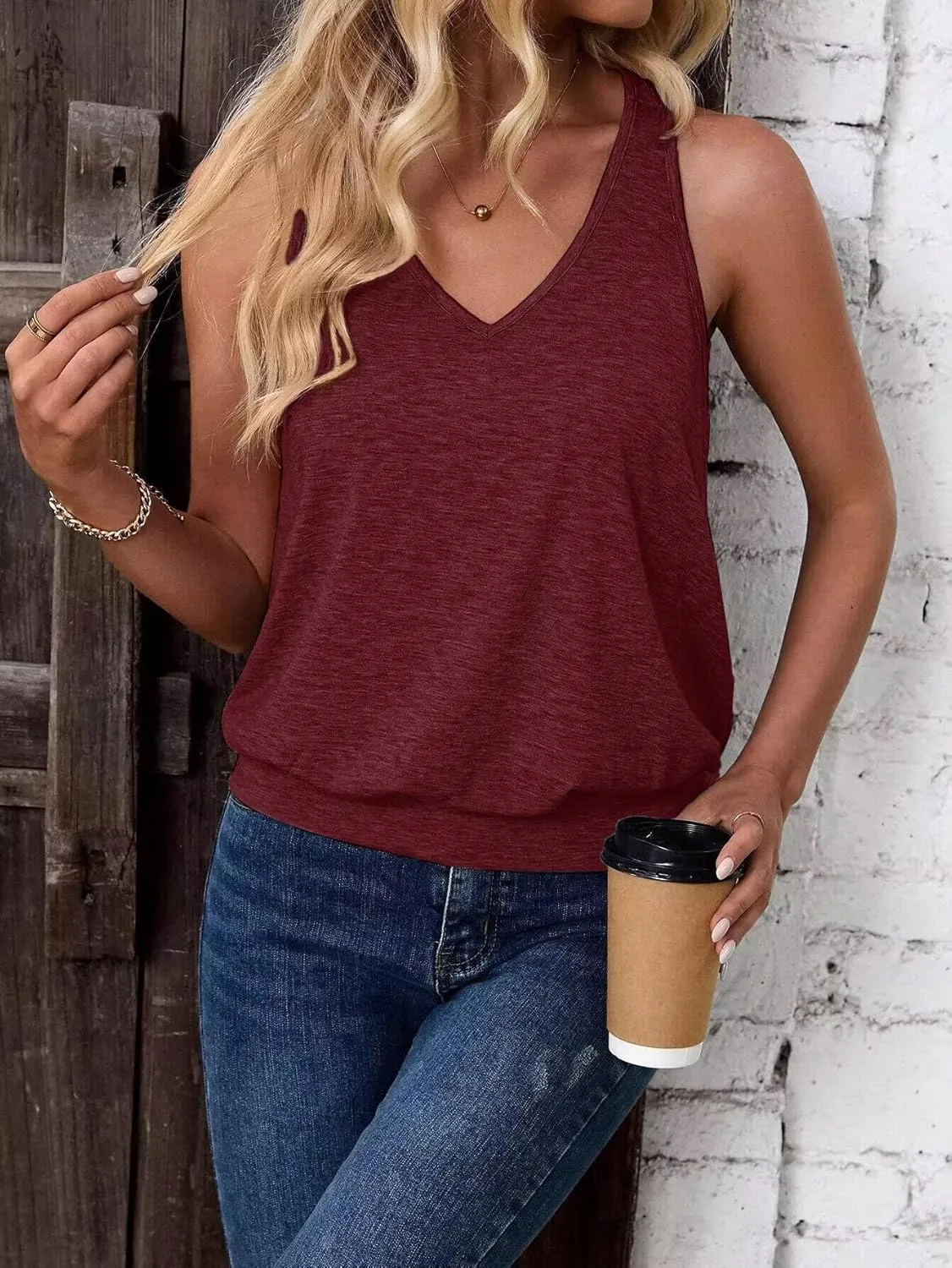Womens Tank Tops Casual V Neck Sleeveless Summer Spring Clothes Loose Fit Cute Outfit Basic Cami 2025 Fashion Shirts